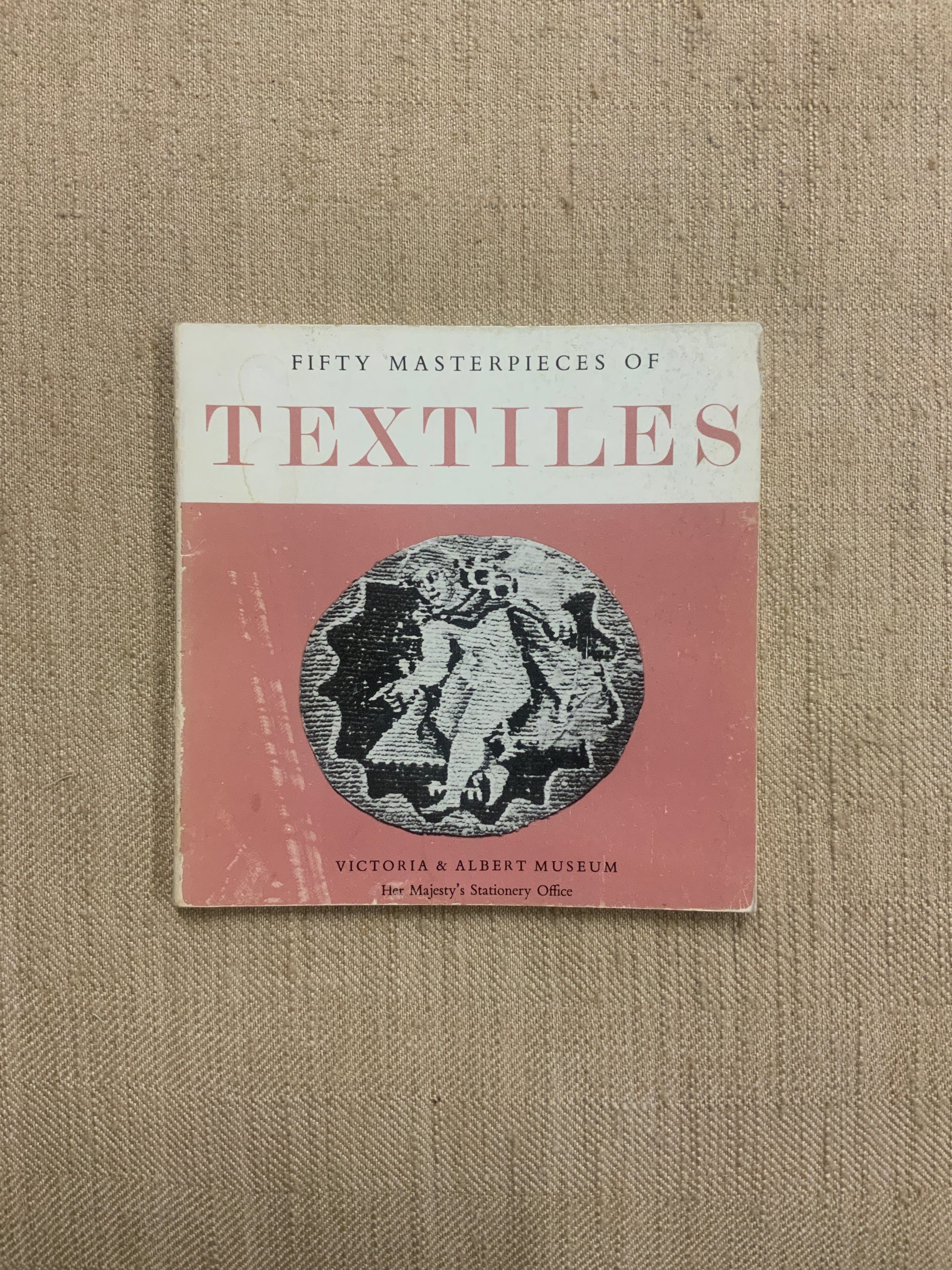 HMSO V&A. FIFTY MASTERPIECES OF TEXTILES