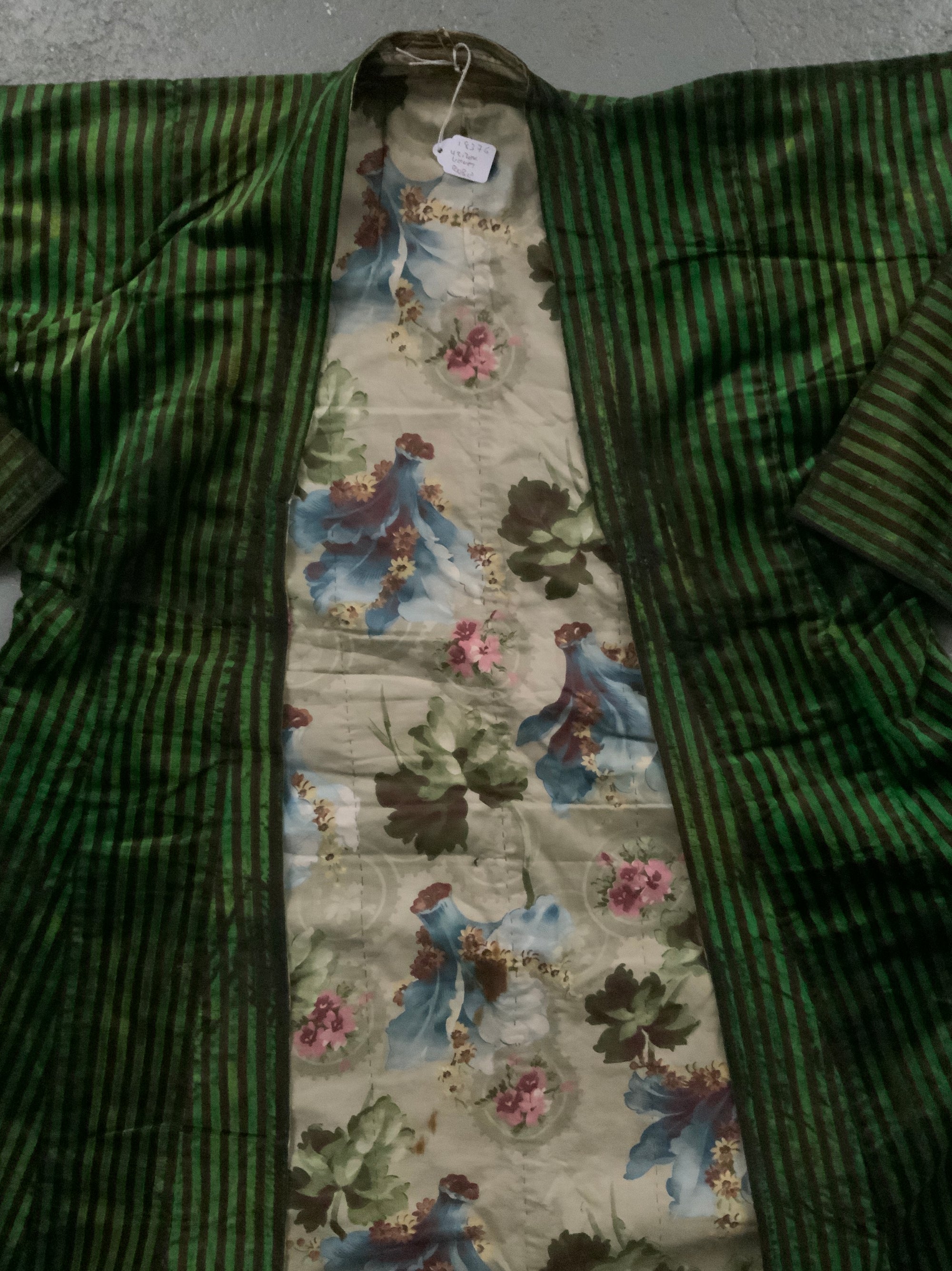 Uzbek velvet robe