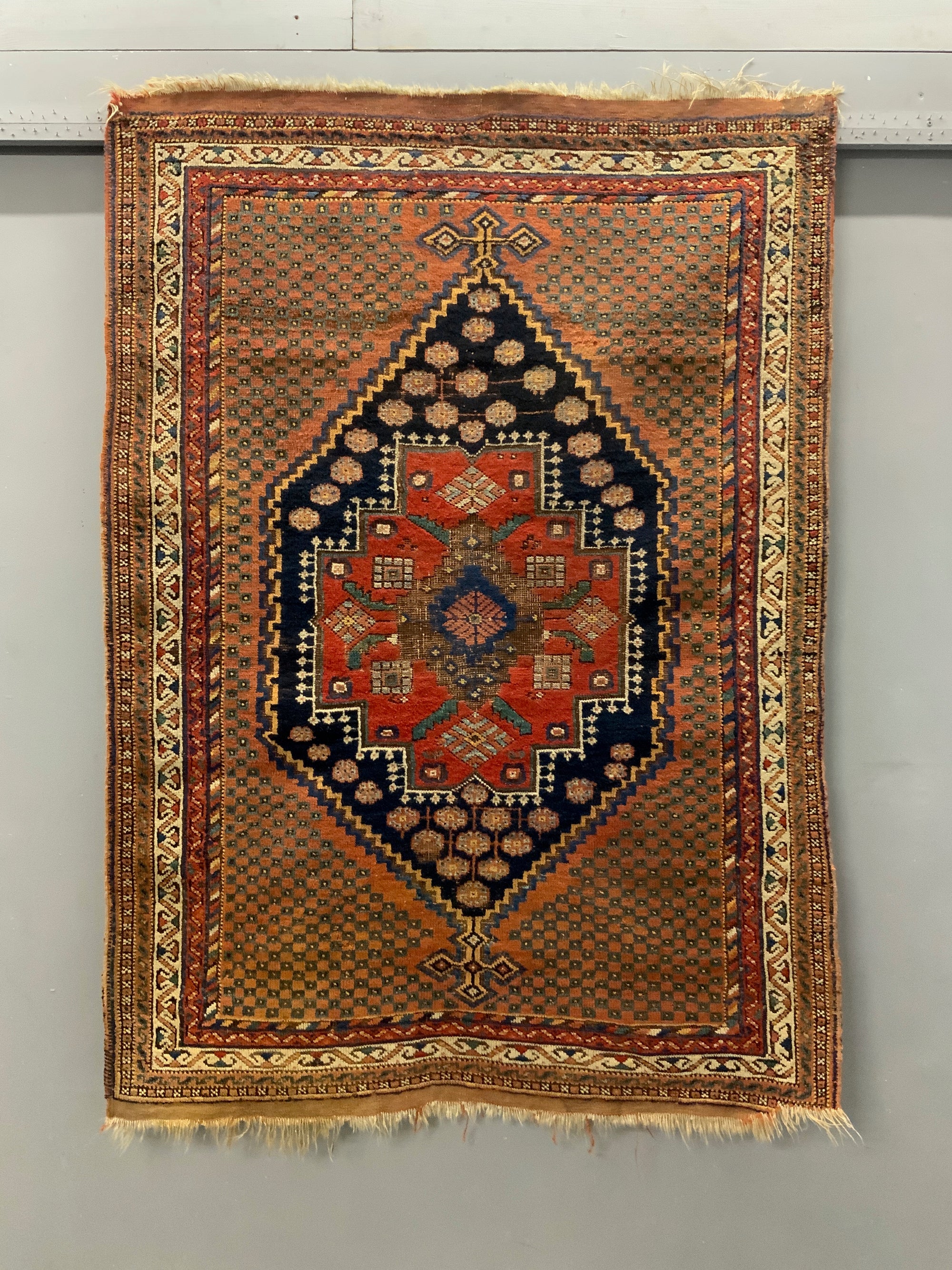 Afshar antique medallion design rug (179 x 131cm)