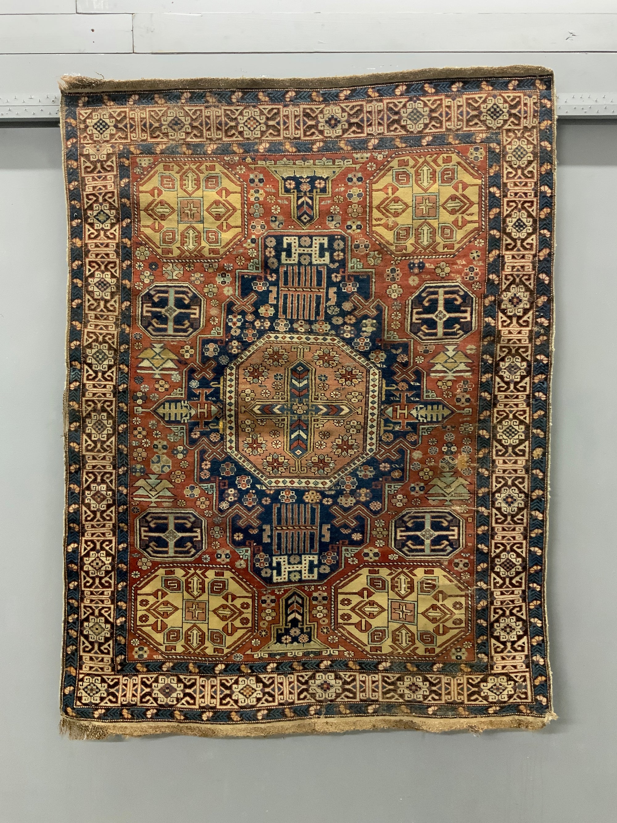 Caucasian antique Shirvan rug with soumak design (165 x 125cm)