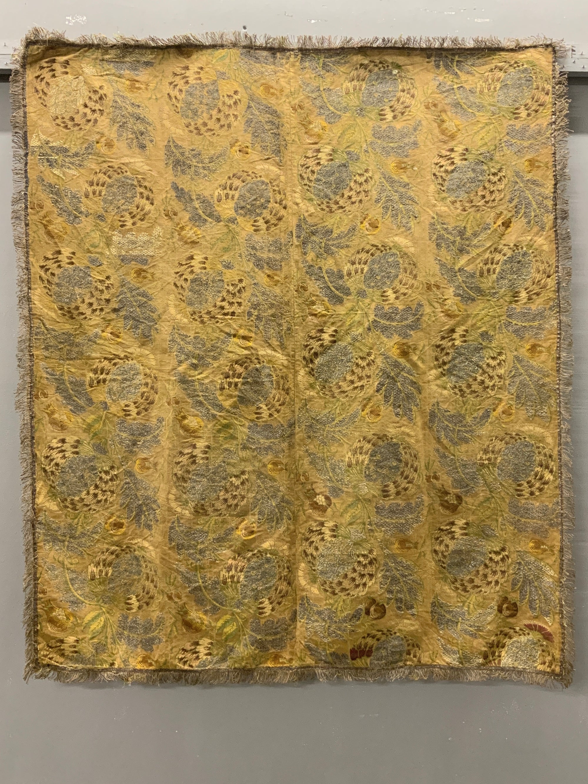 French antique brocade (117 x 76cm)