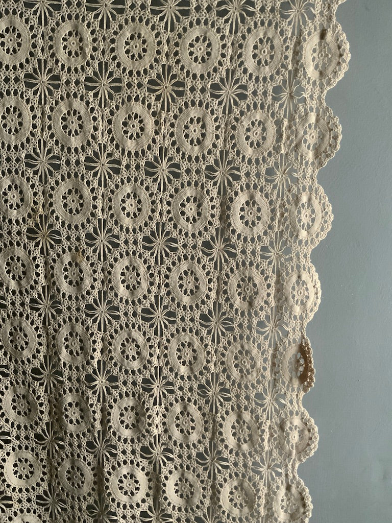 Italian reticella lace single bedcover (196 x 140cm)